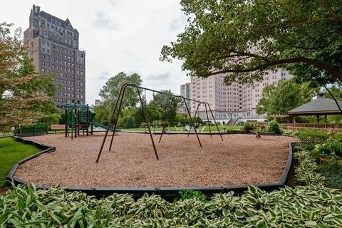 Tiny photo for 5555 N SHERIDAN Road #1504, Chicago, IL 60640 (MLS # 12507816)