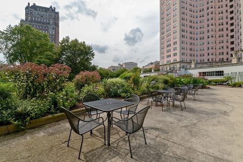 Tiny photo for 5555 N SHERIDAN Road #1504, Chicago, IL 60640 (MLS # 12507816)