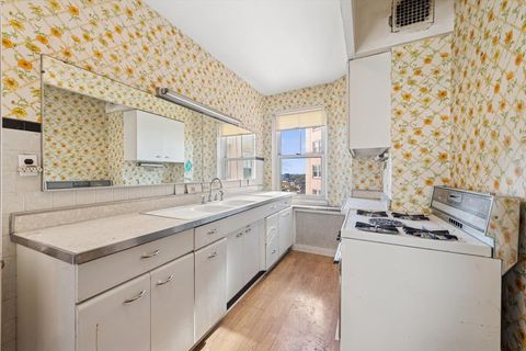 Tiny photo for 5555 N SHERIDAN Road #1504, Chicago, IL 60640 (MLS # 12507816)