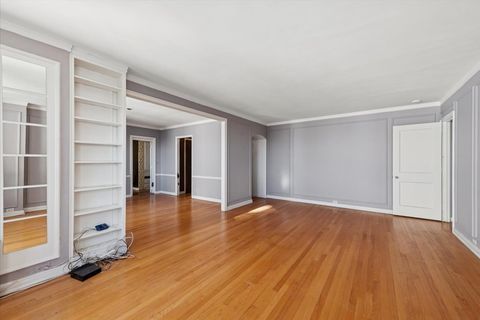 Tiny photo for 5555 N SHERIDAN Road #1504, Chicago, IL 60640 (MLS # 12507816)