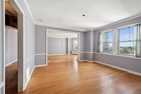 Tiny photo for 5555 N SHERIDAN Road #1504, Chicago, IL 60640 (MLS # 12507816)