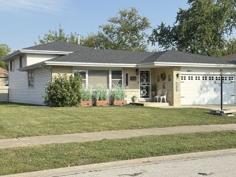 Tiny photo for 16811 Louis Court, South Holland, IL 60473 (MLS # 12488541)