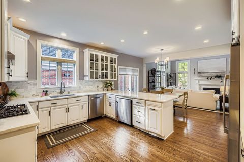 Tiny photo for 28 Windsor Drive, Elmhurst, IL 60126 (MLS # 12482319)