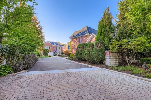 Tiny photo for 28 Windsor Drive, Elmhurst, IL 60126 (MLS # 12482319)