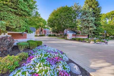 Tiny photo for 28 Windsor Drive, Elmhurst, IL 60126 (MLS # 12482319)