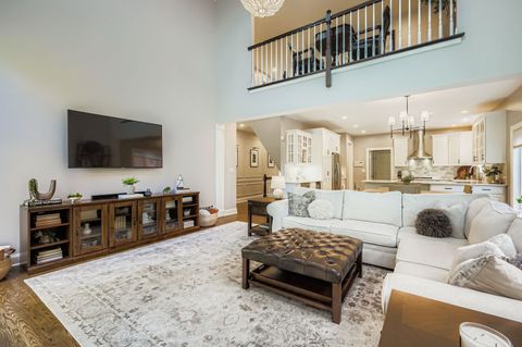 Tiny photo for 28 Windsor Drive, Elmhurst, IL 60126 (MLS # 12482319)