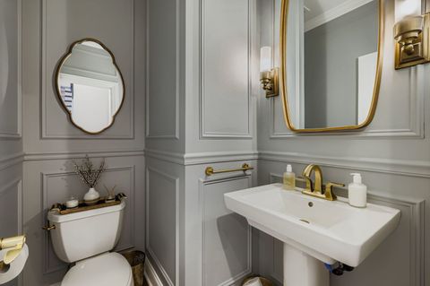 Tiny photo for 28 Windsor Drive, Elmhurst, IL 60126 (MLS # 12482319)