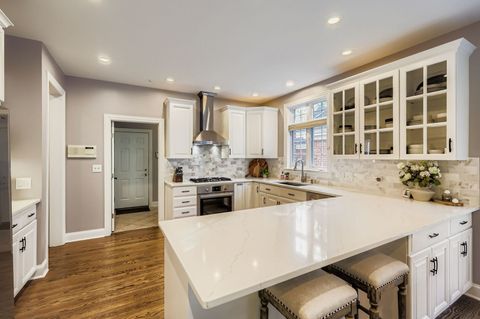 Tiny photo for 28 Windsor Drive, Elmhurst, IL 60126 (MLS # 12482319)