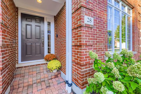 Tiny photo for 28 Windsor Drive, Elmhurst, IL 60126 (MLS # 12482319)