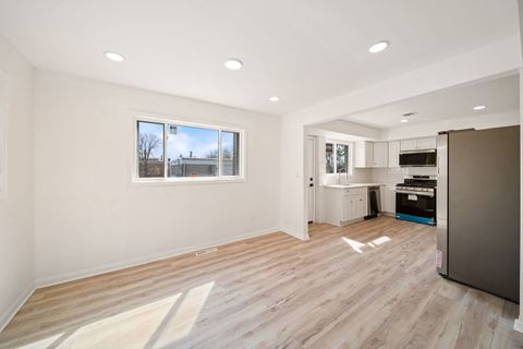 Tiny photo for 1315 McDaniel Avenue #C, Evanston, IL 60201 (MLS # 12613505)