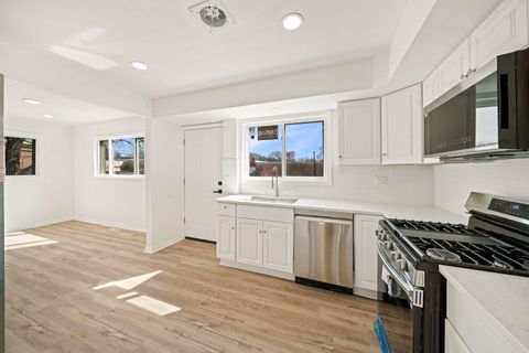 Tiny photo for 1315 McDaniel Avenue #C, Evanston, IL 60201 (MLS # 12613505)