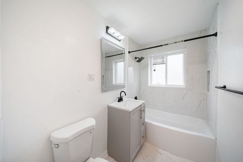 Tiny photo for 1315 McDaniel Avenue #C, Evanston, IL 60201 (MLS # 12613505)