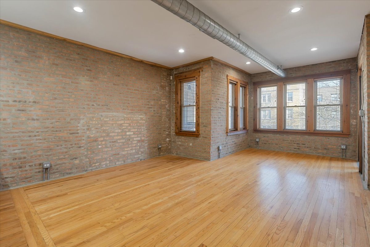1637 W Pratt Boulevard 2W