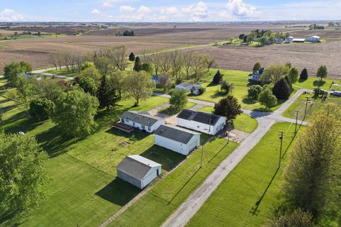 Photo of 409 233rd Street, Aledo, IL 61231 (MLS # 12601369)