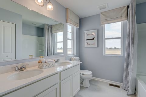 Tiny photo for 320 Kingsport Drive, South Elgin, IL 60177 (MLS # 12518107)