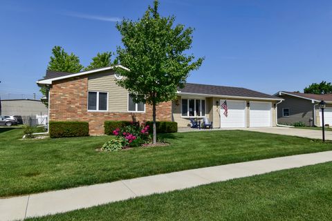 Tiny photo for 907 Illini Avenue, Pontiac, IL 61764 (MLS # 12648116)