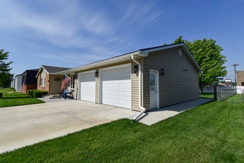 Tiny photo for 907 Illini Avenue, Pontiac, IL 61764 (MLS # 12648116)