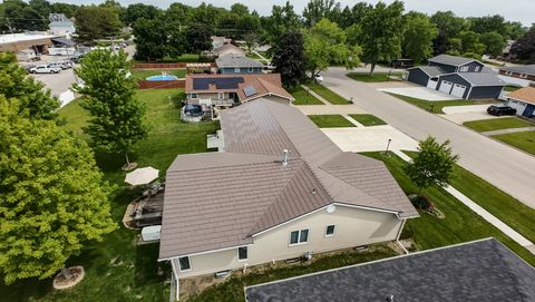 Tiny photo for 907 Illini Avenue, Pontiac, IL 61764 (MLS # 12648116)