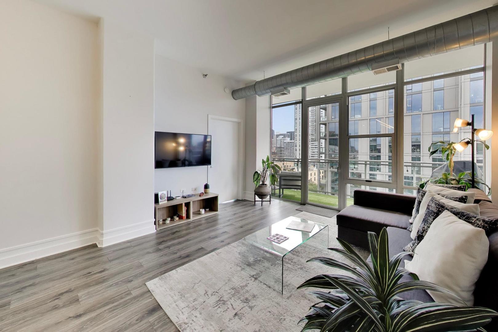 901 W Madison Street 1012