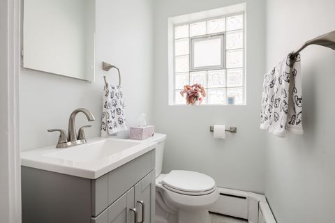 Tiny photo for 1122 N Ridgeland Avenue, Oak Park, IL 60302 (MLS # 12475147)