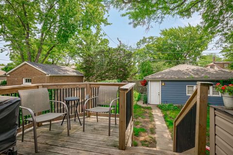 Tiny photo for 1122 N Ridgeland Avenue, Oak Park, IL 60302 (MLS # 12475147)