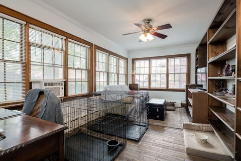 Tiny photo for 1122 N Ridgeland Avenue, Oak Park, IL 60302 (MLS # 12475147)