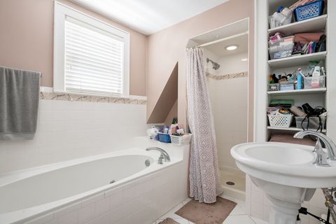 Tiny photo for 1122 N Ridgeland Avenue, Oak Park, IL 60302 (MLS # 12475147)