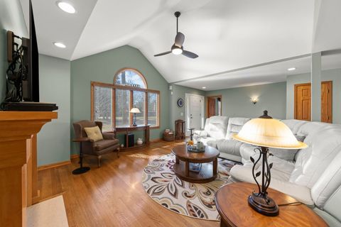 Tiny photo for 5513 Aspen Avenue, Downers Grove, IL 60515 (MLS # 12553801)