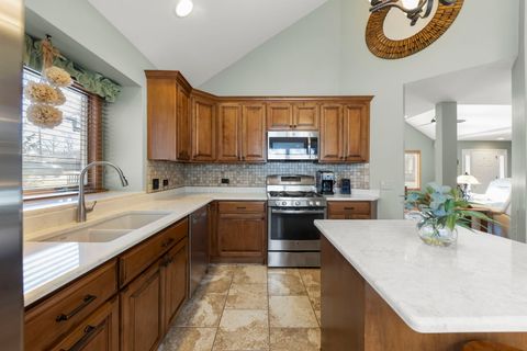 Tiny photo for 5513 Aspen Avenue, Downers Grove, IL 60515 (MLS # 12553801)