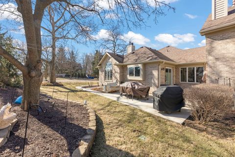 Tiny photo for 5513 Aspen Avenue, Downers Grove, IL 60515 (MLS # 12553801)