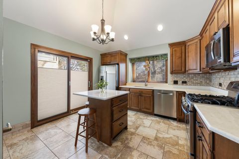 Tiny photo for 5513 Aspen Avenue, Downers Grove, IL 60515 (MLS # 12553801)