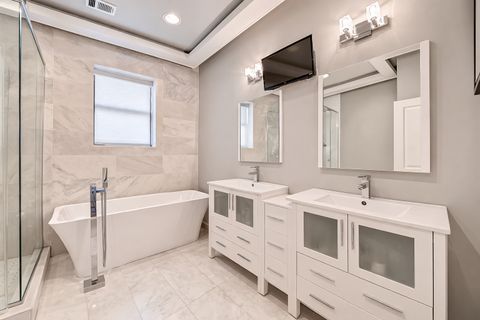 Tiny photo for Chicago, IL 60653 (MLS # 12586761)