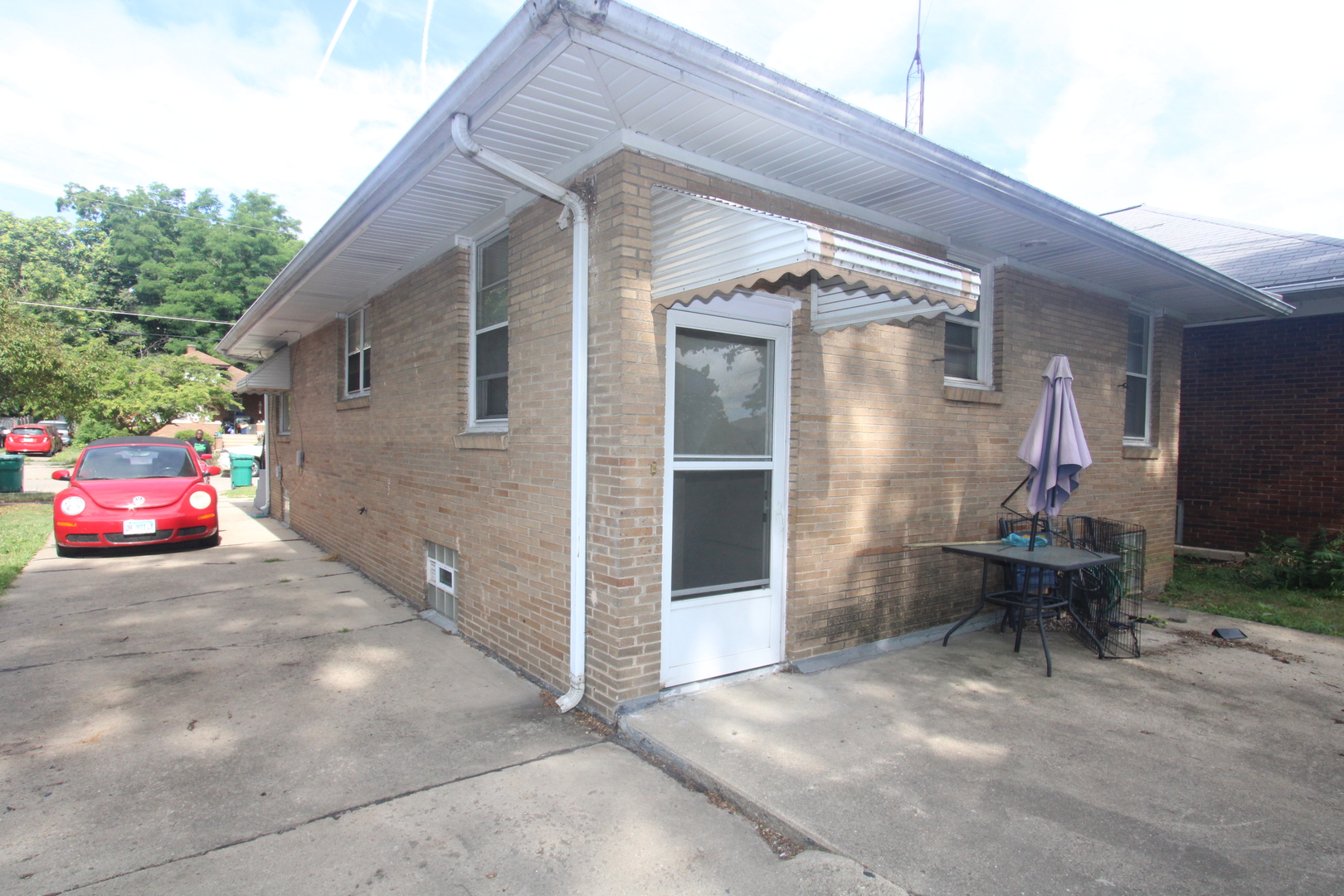324 Illinois Street