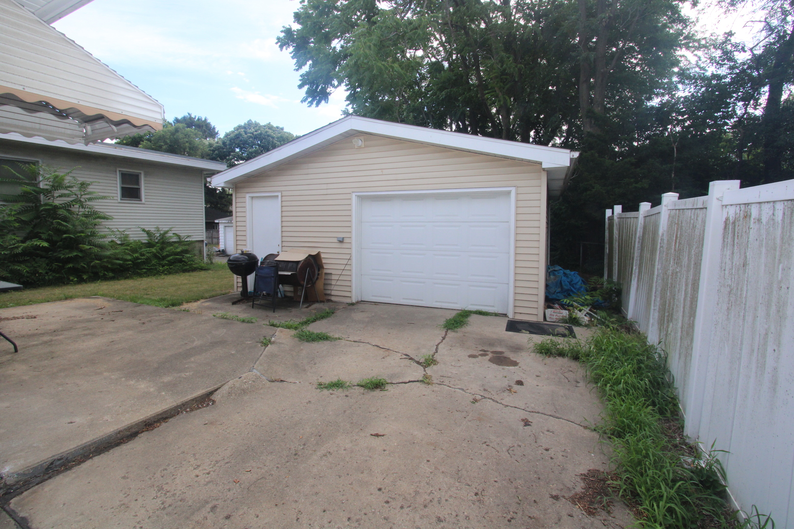 324 Illinois Street