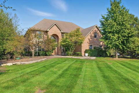 Photo of 37W004 Ridgewood Drive, St. Charles, IL 60175 (MLS # 12497794)