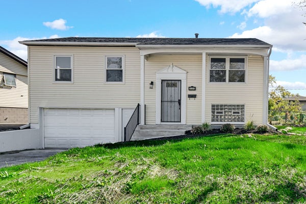 520 E BIRCH DR, GLENWOOD, IL 60425 - Image 8509b353ec5e55d4fbcb9ebc7e4f46c1/394829938