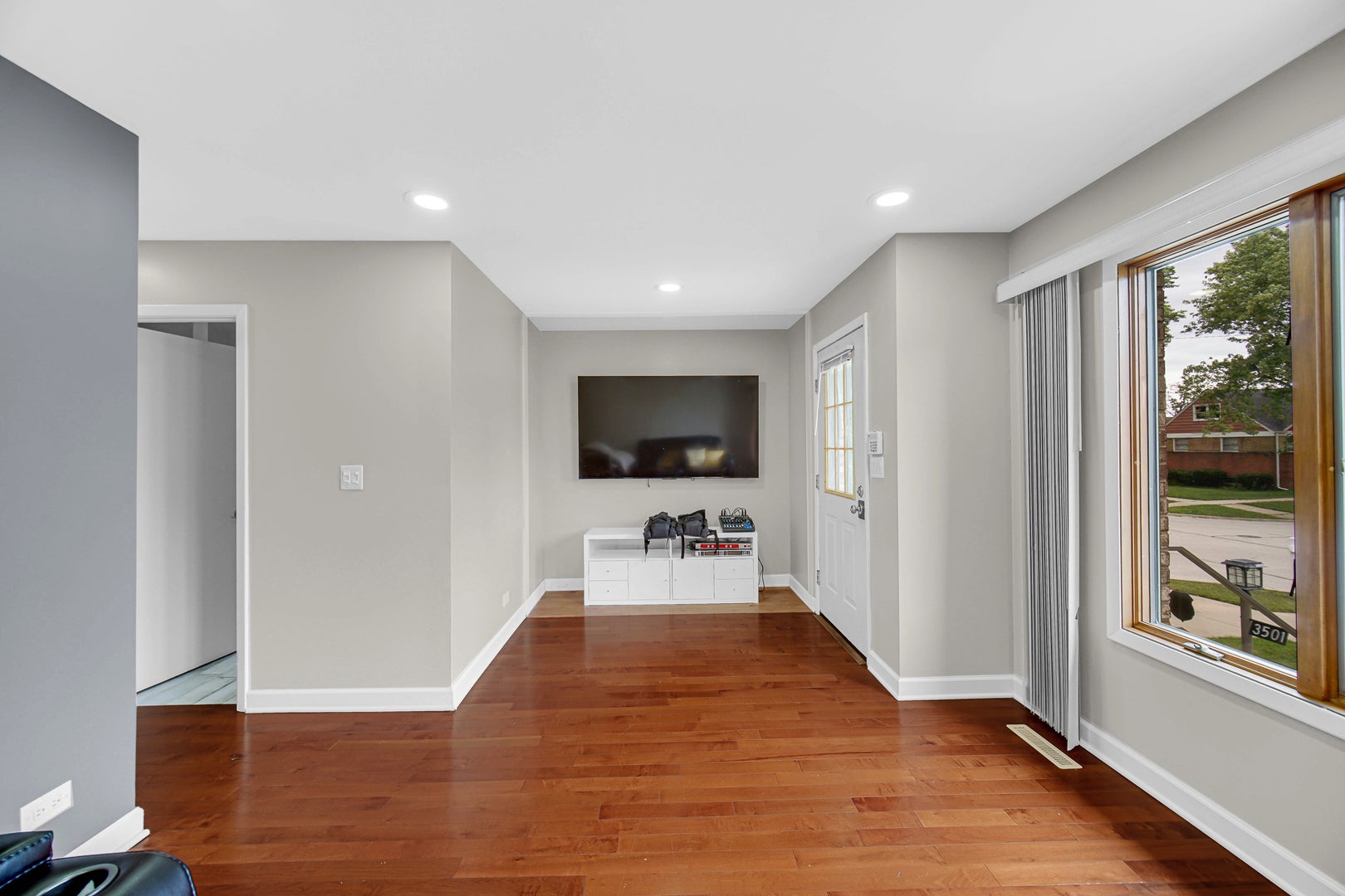 3501 Sarah Street