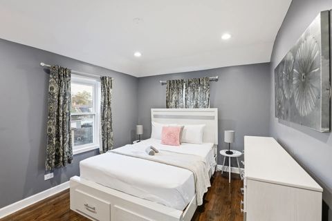 Tiny photo for 749 Manchester Avenue, Westchester, IL 60154 (MLS # 12268427)