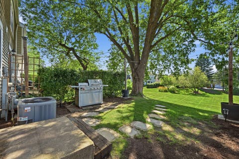 Tiny photo for 1996 Holbrook Lane, Hoffman Estates, IL 60194 (MLS # 12732413)