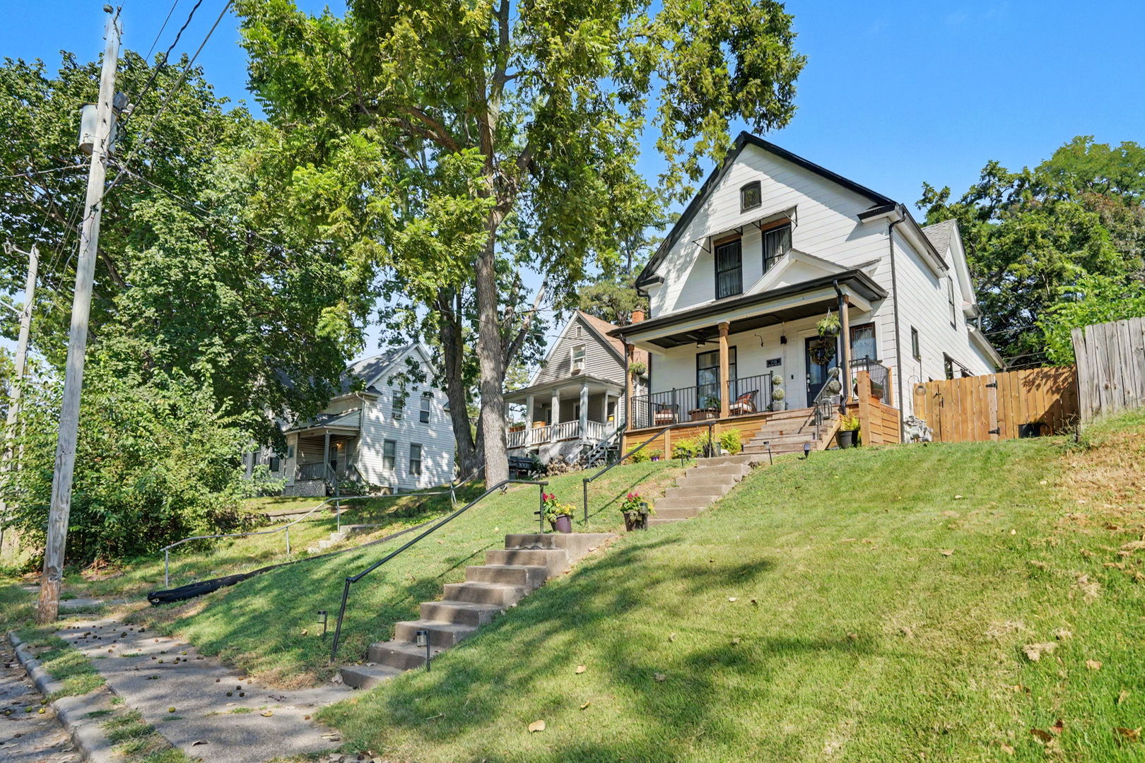1718 W 9th Street
