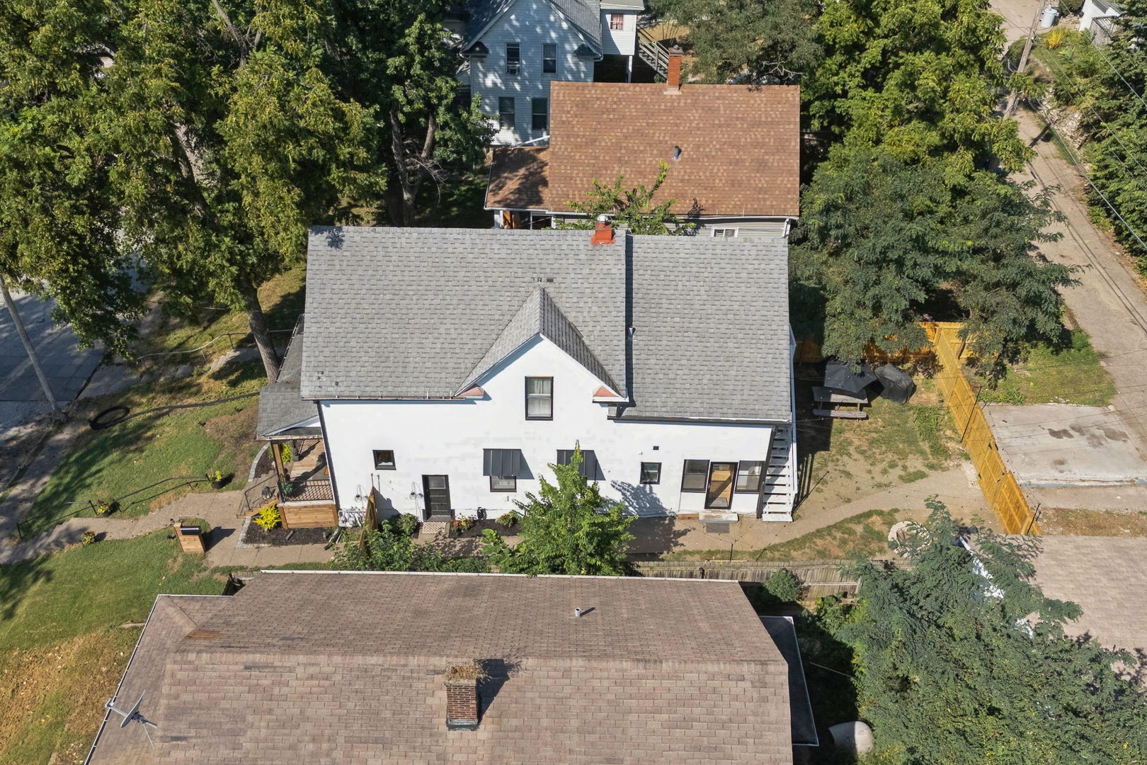 1718 W 9th Street