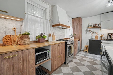 Tiny photo for 1718 W 9th Street, Davenport, IA 52804 (MLS # 12771107)