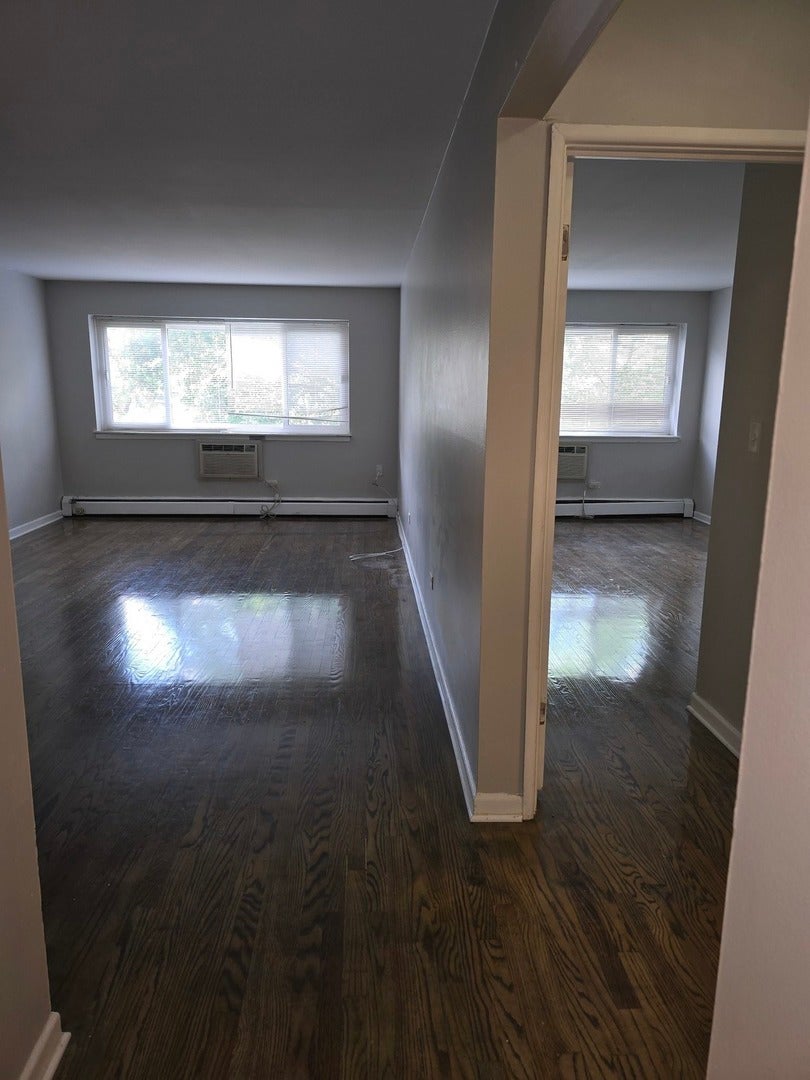 6619 N Sheridan Road 302
