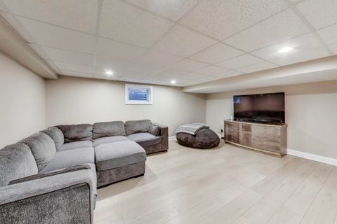 Tiny photo for 2822 N Brighton Place, Arlington Heights, IL 60004 (MLS # 12575500)