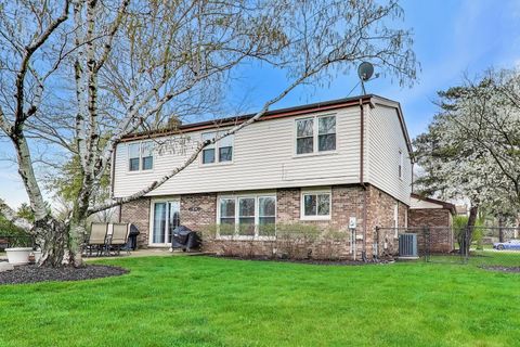 Tiny photo for 2822 N Brighton Place, Arlington Heights, IL 60004 (MLS # 12575500)