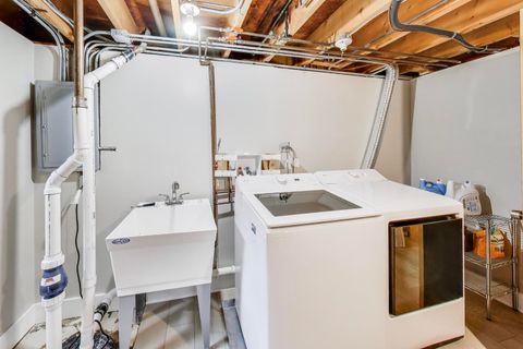 Tiny photo for 2822 N Brighton Place, Arlington Heights, IL 60004 (MLS # 12575500)