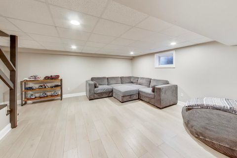 Tiny photo for 2822 N Brighton Place, Arlington Heights, IL 60004 (MLS # 12575500)