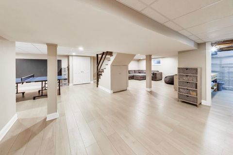 Tiny photo for 2822 N Brighton Place, Arlington Heights, IL 60004 (MLS # 12575500)