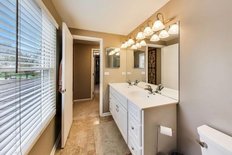 Tiny photo for 2822 N Brighton Place, Arlington Heights, IL 60004 (MLS # 12575500)