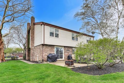 Tiny photo for 2822 N Brighton Place, Arlington Heights, IL 60004 (MLS # 12575500)